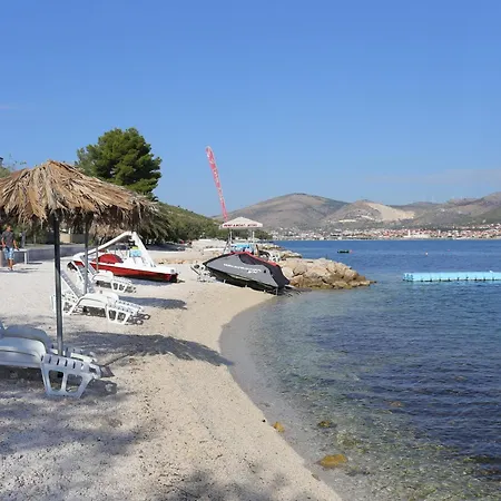 Apartment Family-friendly With Swimming Pool Mastrinka, Ciovo - 22372 *