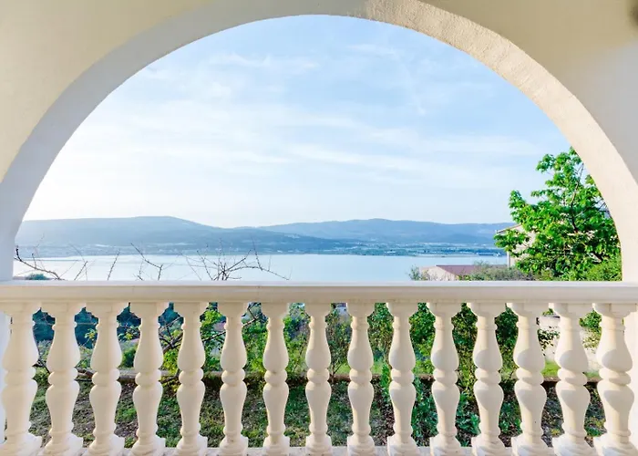 Family-friendly With Swimming Pool Mastrinka, Ciovo - 22372 * Τρογκίρ