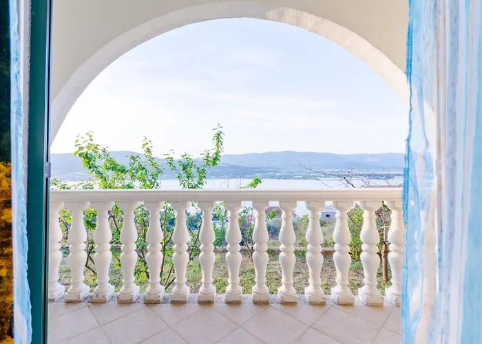 Family-friendly With Swimming Pool Mastrinka, Ciovo - 22372 * Τρογκίρ
