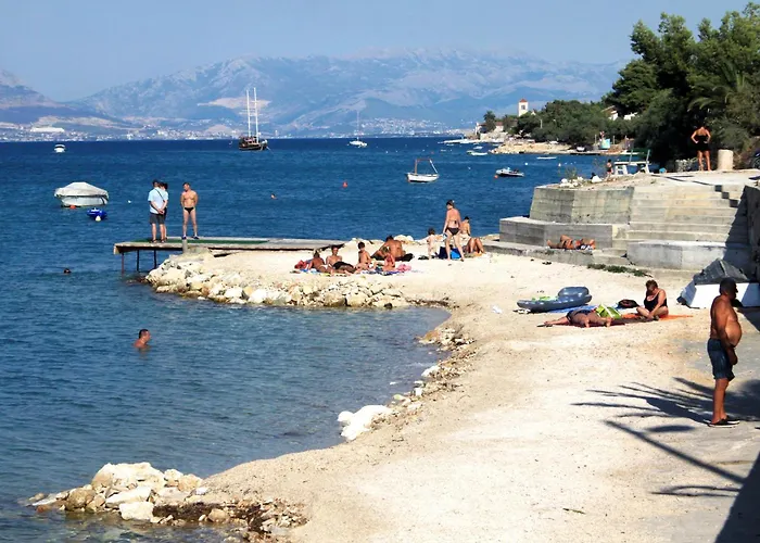 Family-friendly With Swimming Pool Mastrinka, Ciovo - 22372 * Τρογκίρ