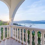 Family-friendly With Swimming Pool Mastrinka, Ciovo - 22372 Apartment