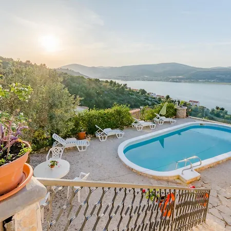 Family-friendly With Swimming Pool Mastrinka, Ciovo - 22372 *