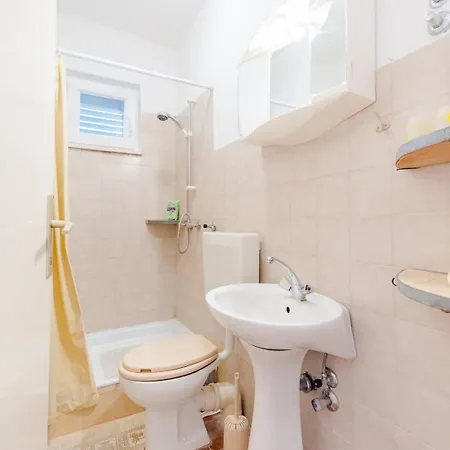 Διαμέρισμα Family-friendly With Swimming Pool Mastrinka, Ciovo - 22372 Τρογκίρ