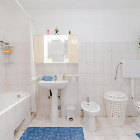 Διαμέρισμα Family-friendly With Swimming Pool Mastrinka, Ciovo - 22372 *