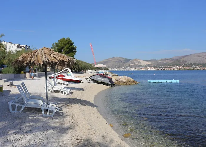 Appartement Family-friendly With Swimming Pool Mastrinka, Ciovo - 22372 *