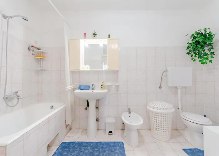 Appartement Family-friendly With Swimming Pool Mastrinka, Ciovo - 22372 *